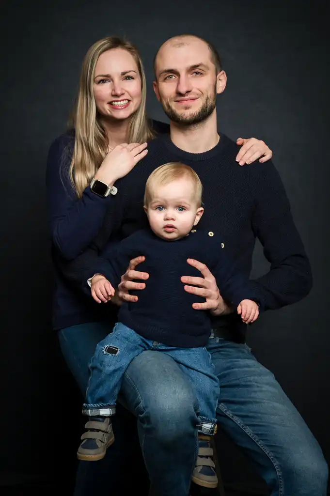 Séance photo naissance Hauts-de-France – portrait artistique bébé en studio