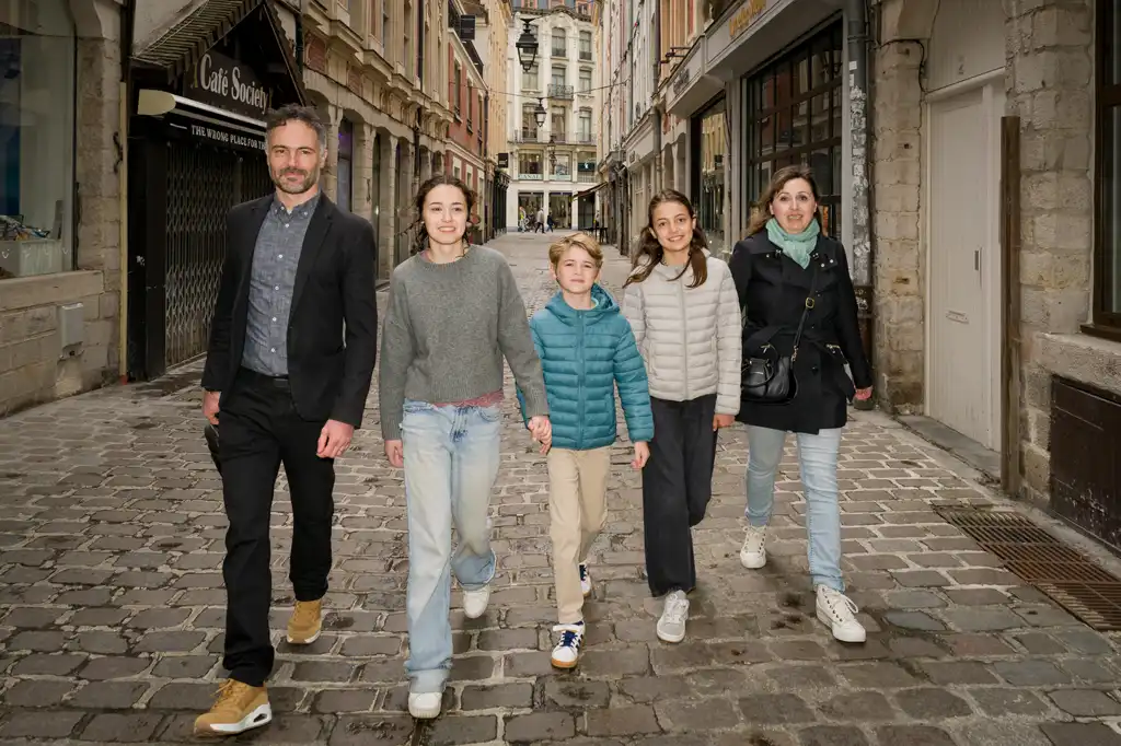 Shooting photo famille à Lille en extérieur