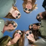 Maeva et ses amies en mouvement