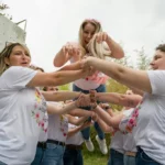 Détail des mains et accessoires
