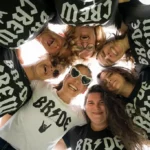 La future mariée au milieu d’un nuage rose